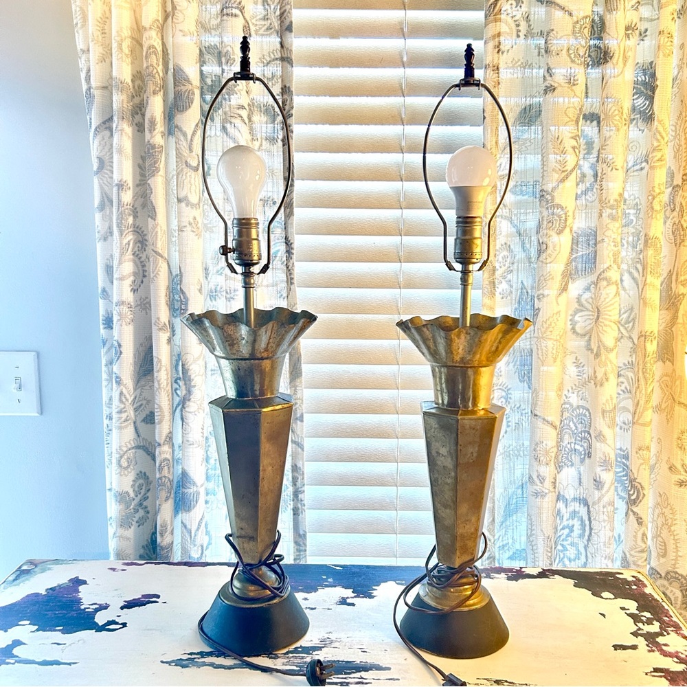 Elegant Vintage brass Hollywood Regncy Table Lamps